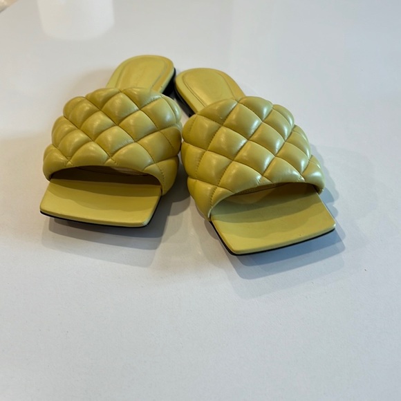 Bottega  veneta slides new( no box) - Picture 10 of 12